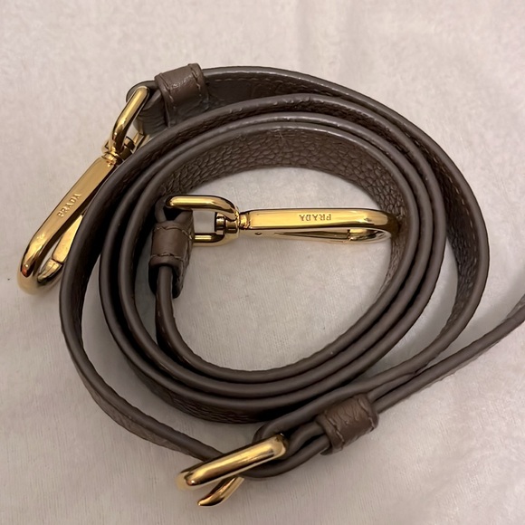 Authentic Prada Leather Tote Bag with Flaws - Picture 15 of 15